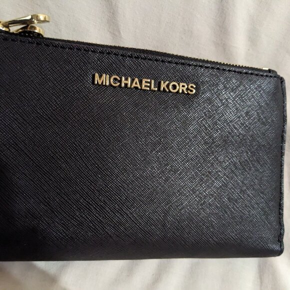Michael Kors Wristlet Black New W/O Tags - Picture 1 of 8